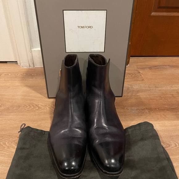 Size 9- Authentic Tom Ford Leather Boots with box and cover - Picture 2 of 10